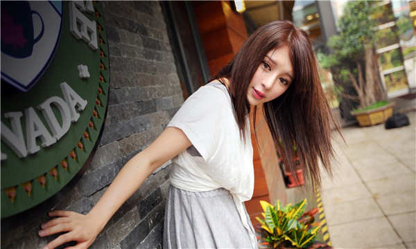 兴安想找一个女性生孩子给报酬-｛找个女人生孩子多少钱｝